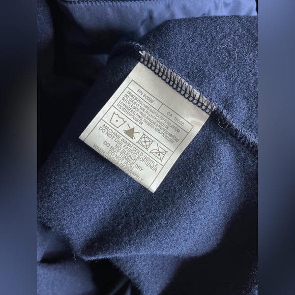 Antigua Women's UConn Navy Blue Puffer Jacket - Picture 11 of 12